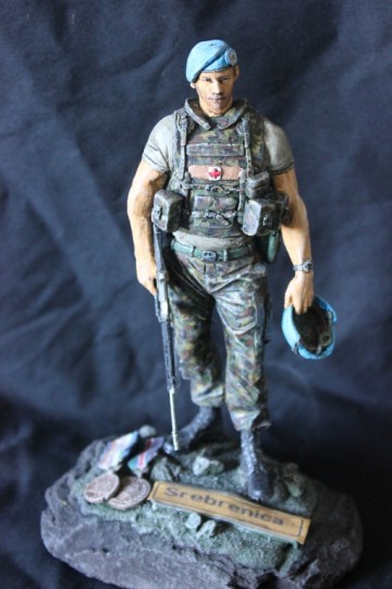 UNPROFOR Gewondenverzorger Kleur