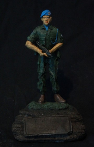 Unifil Kleur Libanon opgerolde mouw Uzi