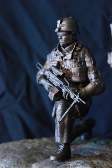 ISAF Militair met Minimi