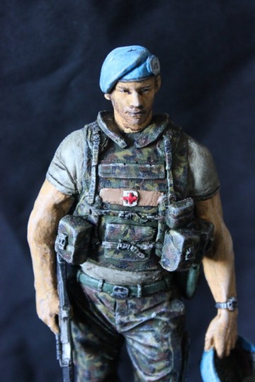 UNPROFOR Gewondenverzorger Kleur