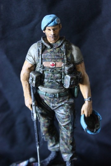 UNPROFOR Gewondenverzorger Kleur