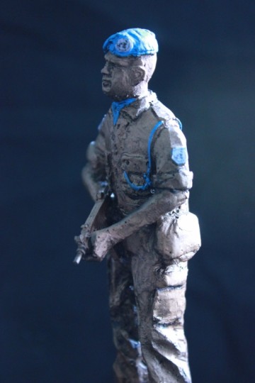 Unifil Brons Libanon opgerolde mouw Uzi