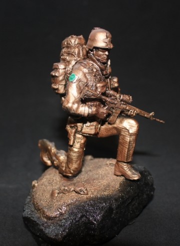 Isaf Militair met Colt