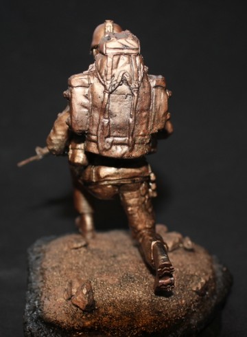 Isaf Militair met Colt